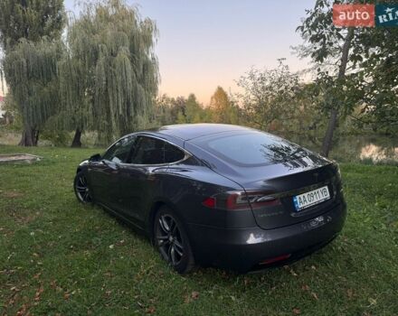 Серый Тесла Модель С, объемом двигателя 0 л и пробегом 298 тыс. км за 13900 $, фото 5 на Automoto.ua