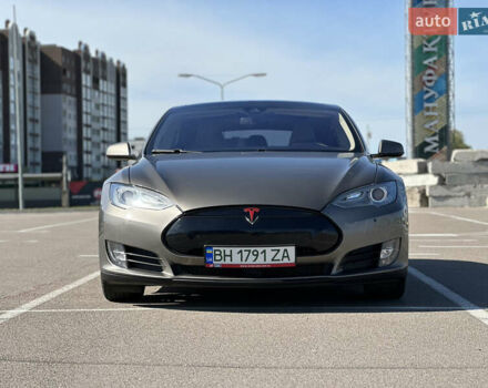 Серый Тесла Модель С, объемом двигателя 0 л и пробегом 148 тыс. км за 33900 $, фото 4 на Automoto.ua