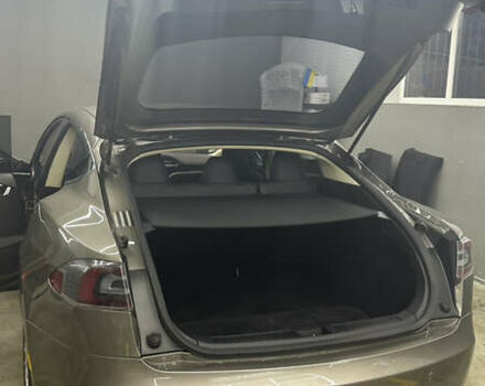 Серый Тесла Модель С, объемом двигателя 0 л и пробегом 125 тыс. км за 22000 $, фото 8 на Automoto.ua