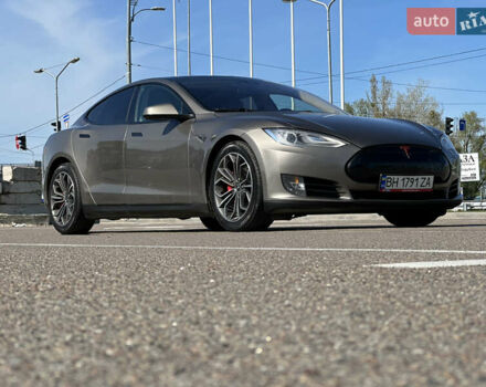 Серый Тесла Модель С, объемом двигателя 0 л и пробегом 148 тыс. км за 33900 $, фото 1 на Automoto.ua