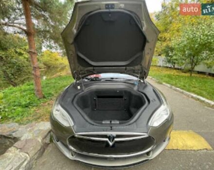 Серый Тесла Модель С, объемом двигателя 0 л и пробегом 160 тыс. км за 13400 $, фото 12 на Automoto.ua