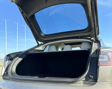 Серый Тесла Модель С, объемом двигателя 0 л и пробегом 148 тыс. км за 33900 $, фото 20 на Automoto.ua