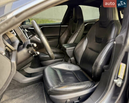 Серый Тесла Модель С, объемом двигателя 0 л и пробегом 110 тыс. км за 13000 $, фото 13 на Automoto.ua