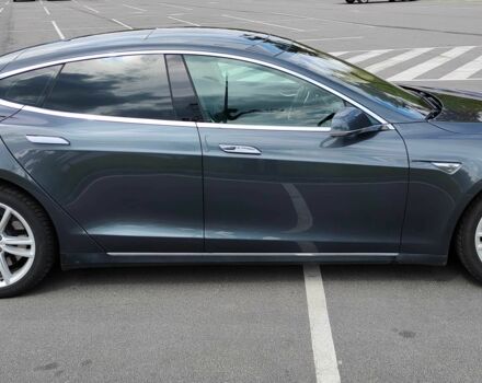 Тесла Модель С 2015 в Киеве на Automoto.ua Серый Тесла Модель С, объемом двигателя 0 л и пробегом 192 тыс. км за 20000 $, фото 3 на Automoto.ua