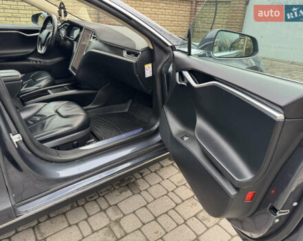 Серый Тесла Модель С, объемом двигателя 0 л и пробегом 180 тыс. км за 15300 $, фото 15 на Automoto.ua