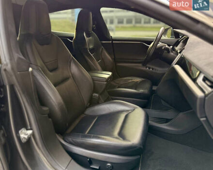 Серый Тесла Модель С, объемом двигателя 0 л и пробегом 110 тыс. км за 13000 $, фото 16 на Automoto.ua
