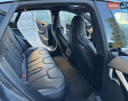 Сірий Тесла Модель С, об'ємом двигуна 0 л та пробігом 160 тис. км за 12999 $, фото 20 на Automoto.ua