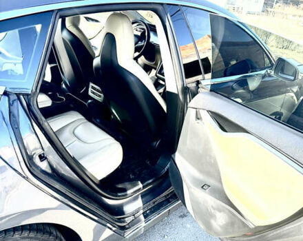 Серый Тесла Модель С, объемом двигателя 0 л и пробегом 130 тыс. км за 28000 $, фото 16 на Automoto.ua