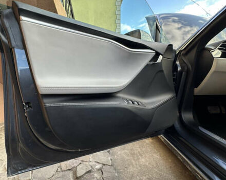 Серый Тесла Модель С, объемом двигателя 0 л и пробегом 113 тыс. км за 15200 $, фото 17 на Automoto.ua