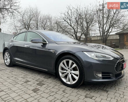 Серый Тесла Модель С, объемом двигателя 0 л и пробегом 180 тыс. км за 15300 $, фото 1 на Automoto.ua