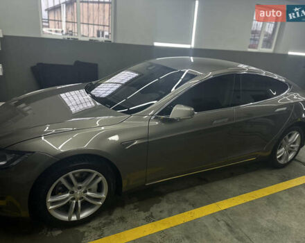 Серый Тесла Модель С, объемом двигателя 0 л и пробегом 125 тыс. км за 22000 $, фото 1 на Automoto.ua