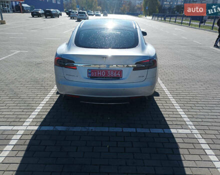 Тесла Модель С 2015 у Львові на Automoto.ua Сірий Тесла Модель С, об'ємом двигуна 0 л та пробігом 200 тис. км за 13799 $, фото 4 на Automoto.ua