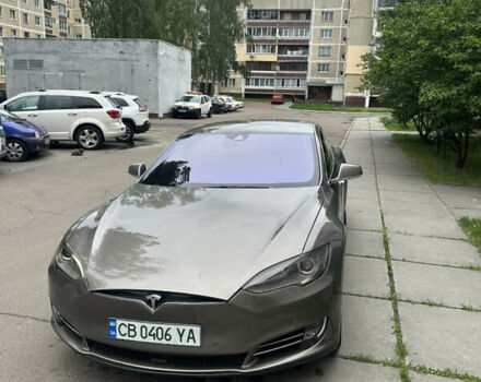 Серый Тесла Модель С, объемом двигателя 0 л и пробегом 97 тыс. км за 13999 $, фото 4 на Automoto.ua