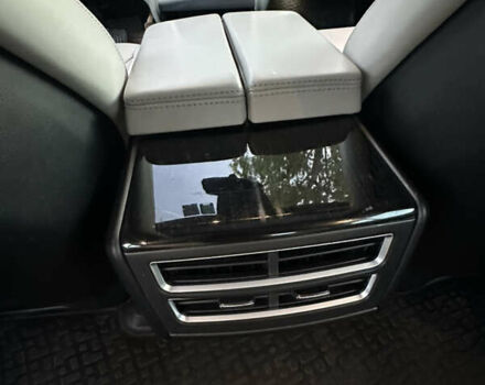 Серый Тесла Модель С, объемом двигателя 0 л и пробегом 168 тыс. км за 16200 $, фото 40 на Automoto.ua