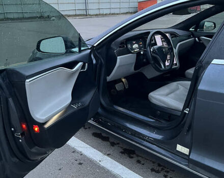 Серый Тесла Модель С, объемом двигателя 0 л и пробегом 231 тыс. км за 14999 $, фото 18 на Automoto.ua