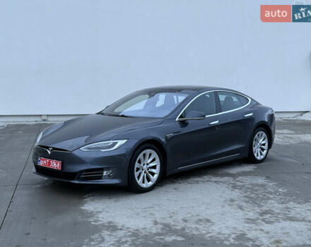 Серый Тесла Модель С, объемом двигателя 0 л и пробегом 300 тыс. км за 14700 $, фото 2 на Automoto.ua