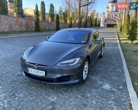 Серый Тесла Модель С, объемом двигателя 0 л и пробегом 177 тыс. км за 15900 $, фото 2 на Automoto.ua