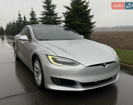 Серый Тесла Модель С, объемом двигателя 0 л и пробегом 207 тыс. км за 13899 $, фото 4 на Automoto.ua