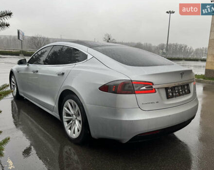 Серый Тесла Модель С, объемом двигателя 0 л и пробегом 207 тыс. км за 13899 $, фото 13 на Automoto.ua
