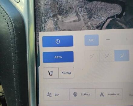 Серый Тесла Модель С, объемом двигателя 0 л и пробегом 170 тыс. км за 18300 $, фото 3 на Automoto.ua