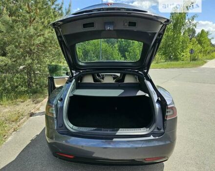 Серый Тесла Модель С, объемом двигателя 0 л и пробегом 142 тыс. км за 22400 $, фото 9 на Automoto.ua