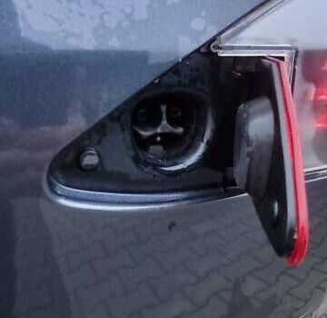 Серый Тесла Модель С, объемом двигателя 0 л и пробегом 226 тыс. км за 14800 $, фото 71 на Automoto.ua