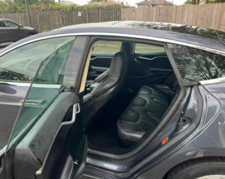 Серый Тесла Модель С, объемом двигателя 0 л и пробегом 73 тыс. км за 10000 $, фото 11 на Automoto.ua