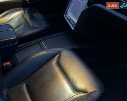 Серый Тесла Модель С, объемом двигателя 0 л и пробегом 300 тыс. км за 14700 $, фото 39 на Automoto.ua