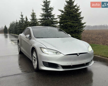 Серый Тесла Модель С, объемом двигателя 0 л и пробегом 207 тыс. км за 13899 $, фото 1 на Automoto.ua