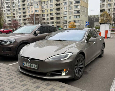 Серый Тесла Модель С, объемом двигателя 0 л и пробегом 170 тыс. км за 21000 $, фото 1 на Automoto.ua