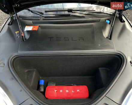 Серый Тесла Модель С, объемом двигателя 0 л и пробегом 233 тыс. км за 16800 $, фото 69 на Automoto.ua