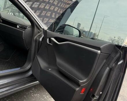 Серый Тесла Модель С, объемом двигателя 0 л и пробегом 220 тыс. км за 18200 $, фото 13 на Automoto.ua