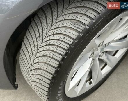 Серый Тесла Модель С, объемом двигателя 0 л и пробегом 111 тыс. км за 20500 $, фото 41 на Automoto.ua