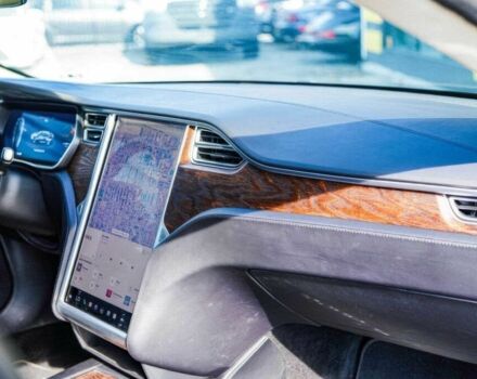 Серый Тесла Модель С, объемом двигателя 0 л и пробегом 54 тыс. км за 13000 $, фото 11 на Automoto.ua