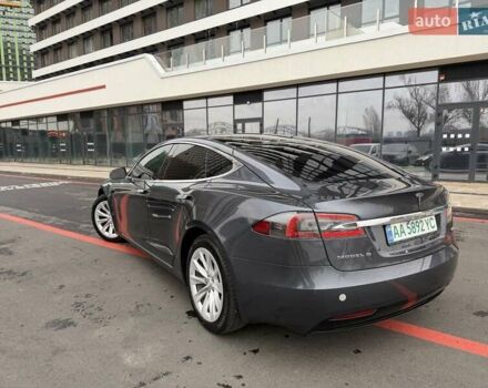 Серый Тесла Модель С, объемом двигателя 0 л и пробегом 220 тыс. км за 19000 $, фото 4 на Automoto.ua