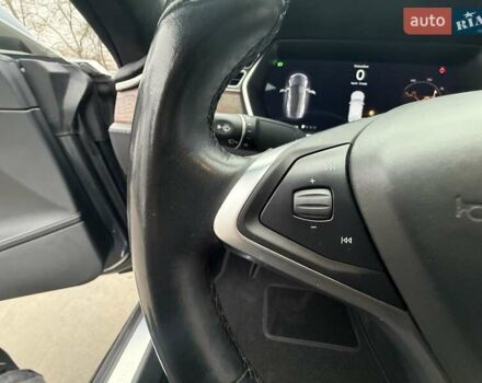 Серый Тесла Модель С, объемом двигателя 0 л и пробегом 111 тыс. км за 20500 $, фото 64 на Automoto.ua