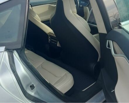 Серый Тесла Модель С, объемом двигателя 0 л и пробегом 154 тыс. км за 19999 $, фото 14 на Automoto.ua