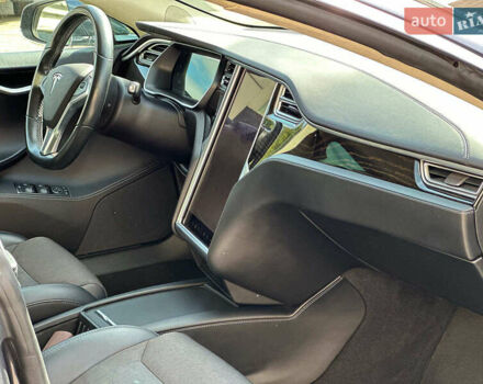 Серый Тесла Модель С, объемом двигателя 0 л и пробегом 50 тыс. км за 19230 $, фото 15 на Automoto.ua