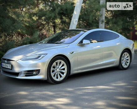 Серый Тесла Модель С, объемом двигателя 0 л и пробегом 83 тыс. км за 22000 $, фото 6 на Automoto.ua