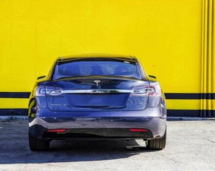 Серый Тесла Модель С, объемом двигателя 0 л и пробегом 54 тыс. км за 13000 $, фото 4 на Automoto.ua