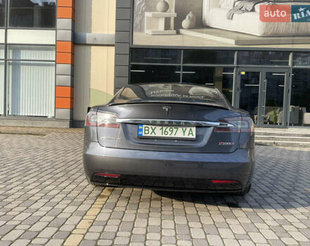 Тесла Модель С 2017 у Хмельницькому на Automoto.ua Сірий Тесла Модель С, об'ємом двигуна 0 л та пробігом 92 тис. км за 25888 $, фото 7 на Automoto.ua