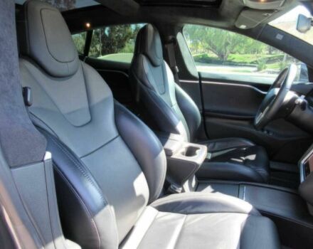 Серый Тесла Модель С, объемом двигателя 0 л и пробегом 54 тыс. км за 11000 $, фото 8 на Automoto.ua