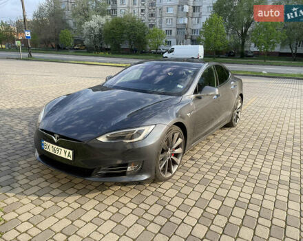 Тесла Модель С 2017 у Хмельницькому на Automoto.ua Сірий Тесла Модель С, об'ємом двигуна 0 л та пробігом 92 тис. км за 25888 $, фото 11 на Automoto.ua