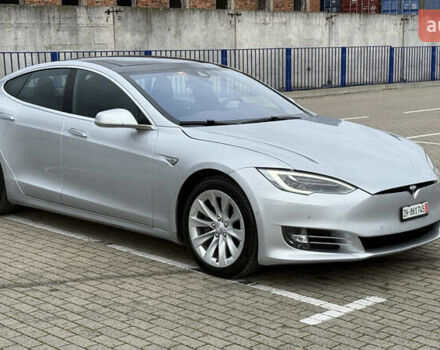 Серый Тесла Модель С, объемом двигателя 0 л и пробегом 166 тыс. км за 22500 $, фото 3 на Automoto.ua