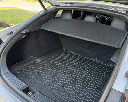 Серый Тесла Модель С, объемом двигателя 0 л и пробегом 135 тыс. км за 27500 $, фото 36 на Automoto.ua