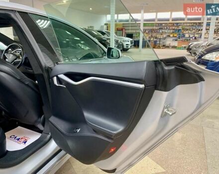 Сірий Тесла Модель С, об'ємом двигуна 0 л та пробігом 160 тис. км за 20790 $, фото 28 на Automoto.ua