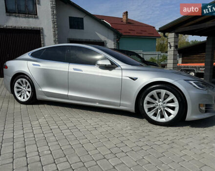 Серый Тесла Модель С, объемом двигателя 0 л и пробегом 250 тыс. км за 16500 $, фото 2 на Automoto.ua
