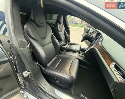 Серый Тесла Модель С, объемом двигателя 0 л и пробегом 111 тыс. км за 20500 $, фото 54 на Automoto.ua