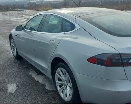 Серый Тесла Модель С, объемом двигателя 0 л и пробегом 154 тыс. км за 19999 $, фото 3 на Automoto.ua