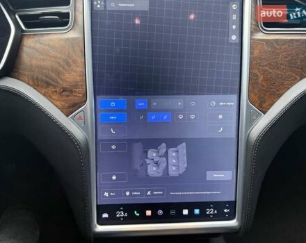 Серый Тесла Модель С, объемом двигателя 0 л и пробегом 111 тыс. км за 20500 $, фото 78 на Automoto.ua